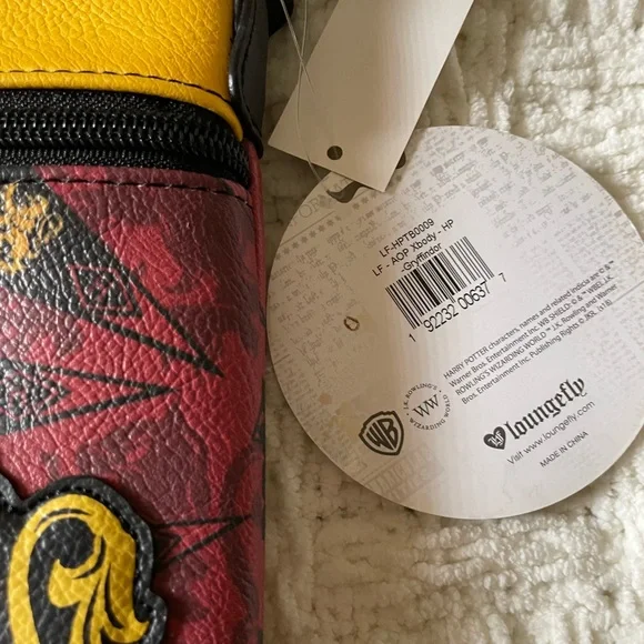 Loungefly Red and Black Pennant Crossbody Bag - Picture 2 of 4